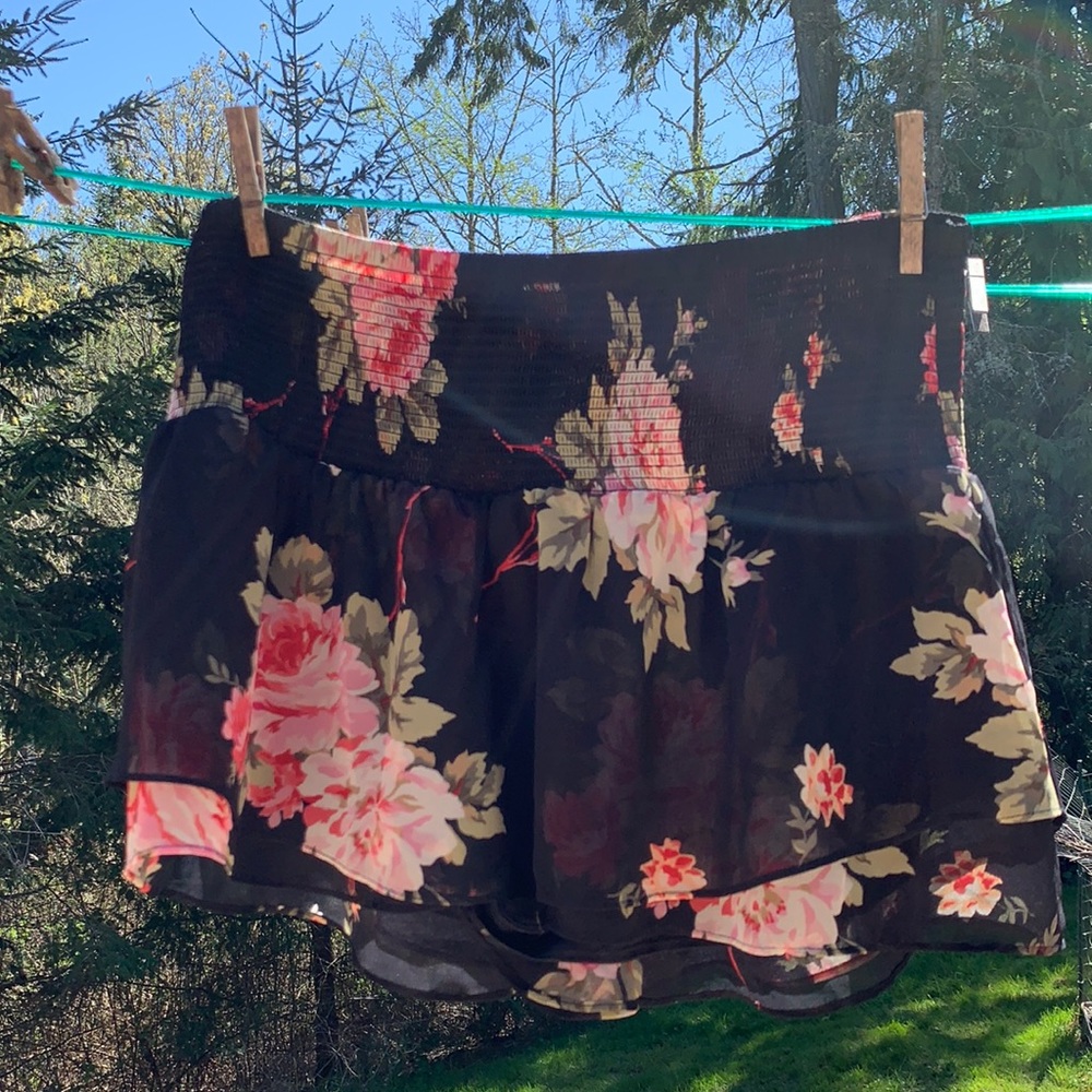 Cute floral print skort